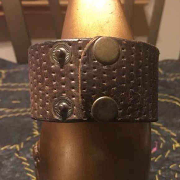 Genuine Leather Wide Cuff Bracelets - Picture 2 of 4